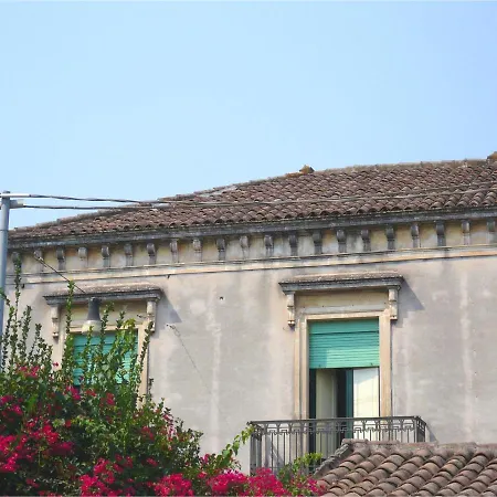 4 Bedrooms House With Sea View And Enclosed Garden At Riposto 1 Km Away From The Beach *
