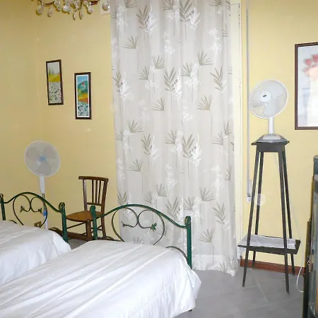 4 Bedrooms House With Sea View And Enclosed Garden At Riposto 1 Km Away From The Beach Holiday home