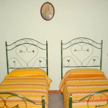 4 Bedrooms House With Sea View And Enclosed Garden At Riposto 1 Km Away From The Beach Holiday home Riposto